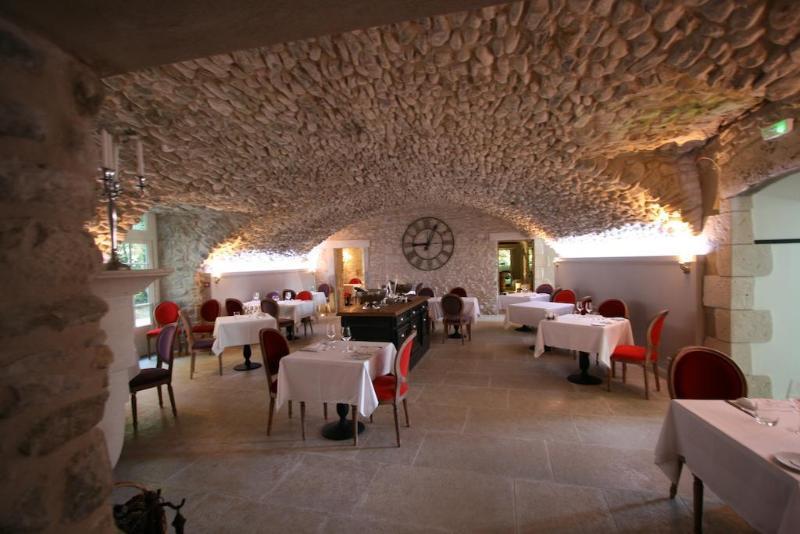 Chateau Les Oliviers De Salettes Charols Kültér fotó