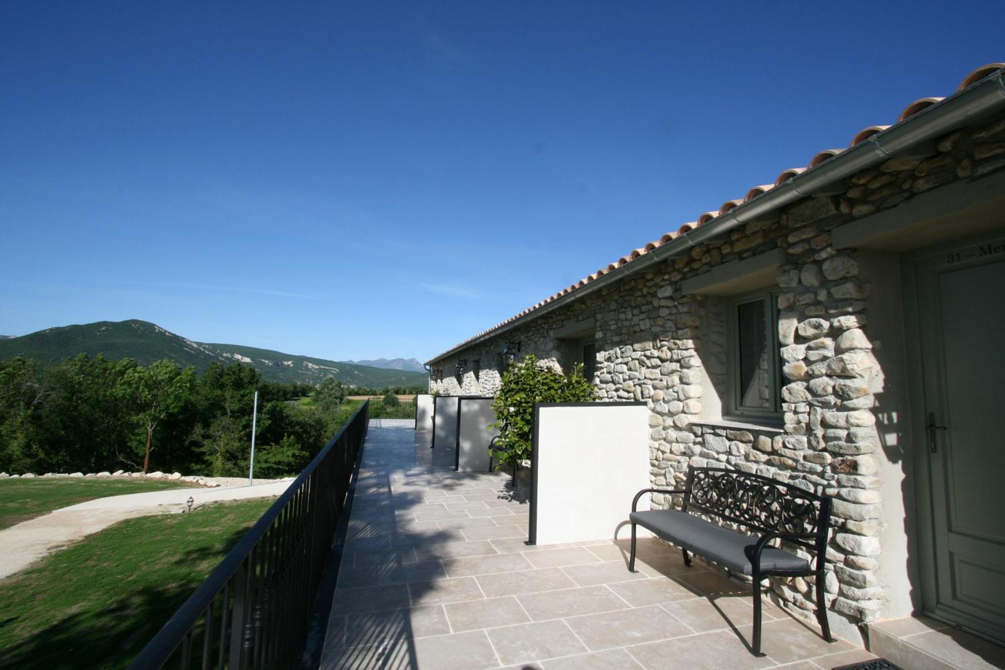 Chateau Les Oliviers De Salettes Charols Szoba fotó